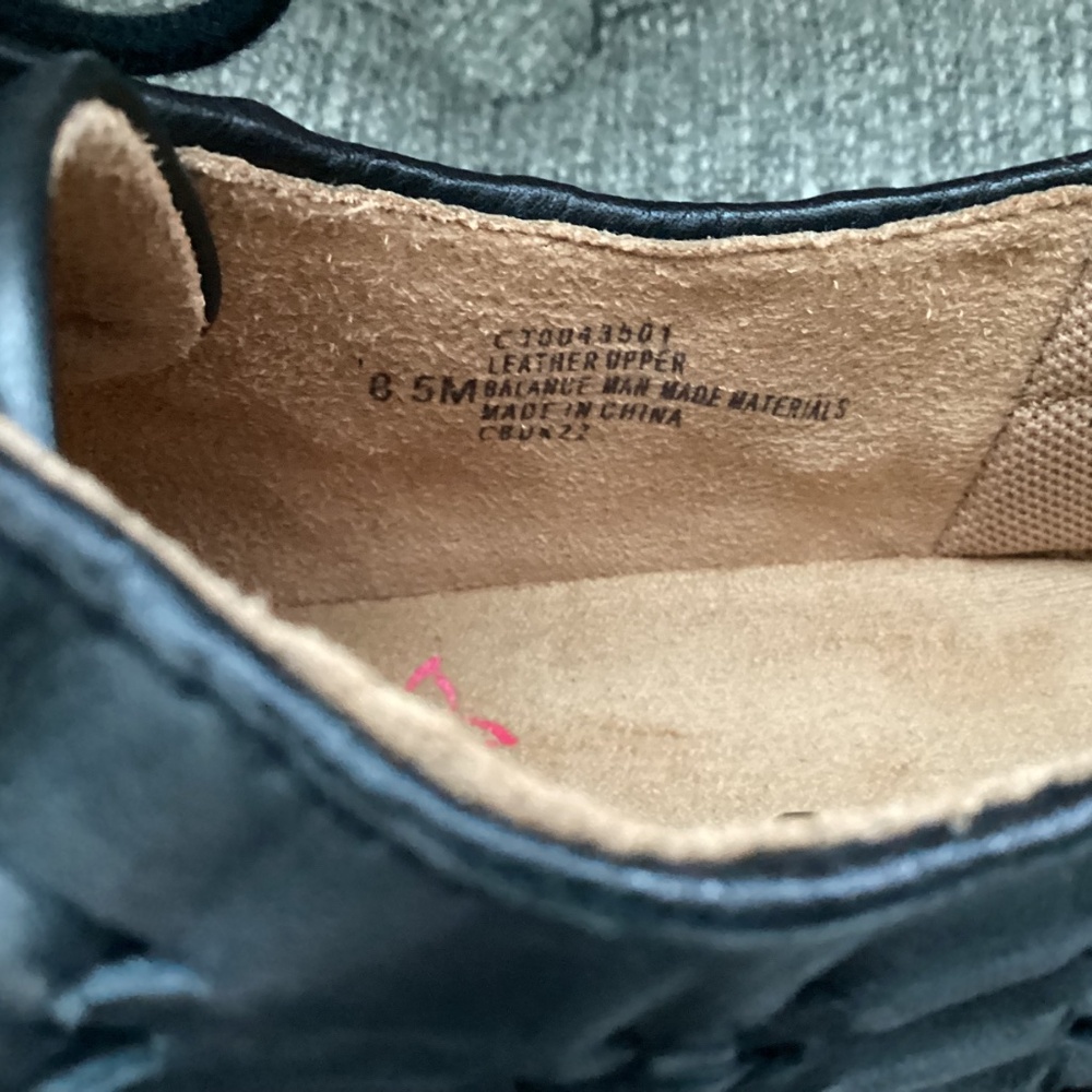 Comfortiva Thayer Apron Toe Sneaker (Women) 8.5M - Picture 4 of 12
